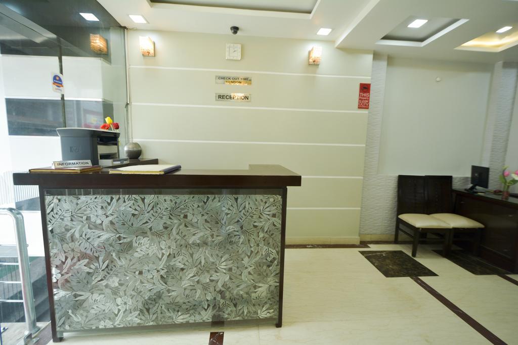 Hotel Central Residency Varanasi Bagian luar foto