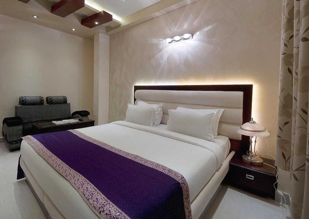 Hotel Central Residency Varanasi Bagian luar foto